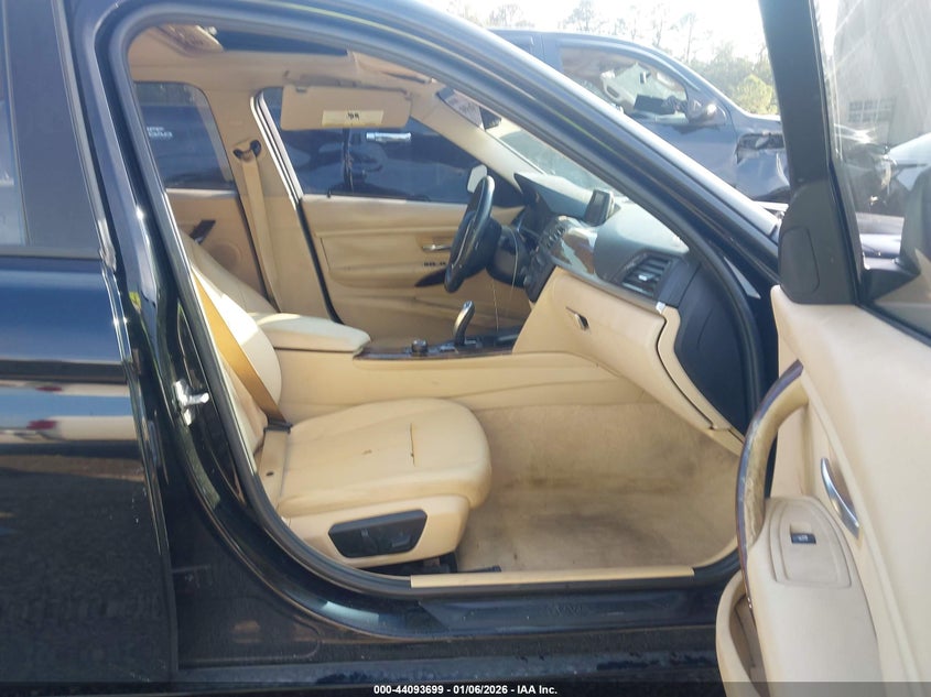 2014 BMW 3er VIN WBA3C1C5XEK106465 IAAI salvage auction — REAR END, Salvage (Mississippi), sold $1,200 on 2026-08-07 (photo 5)