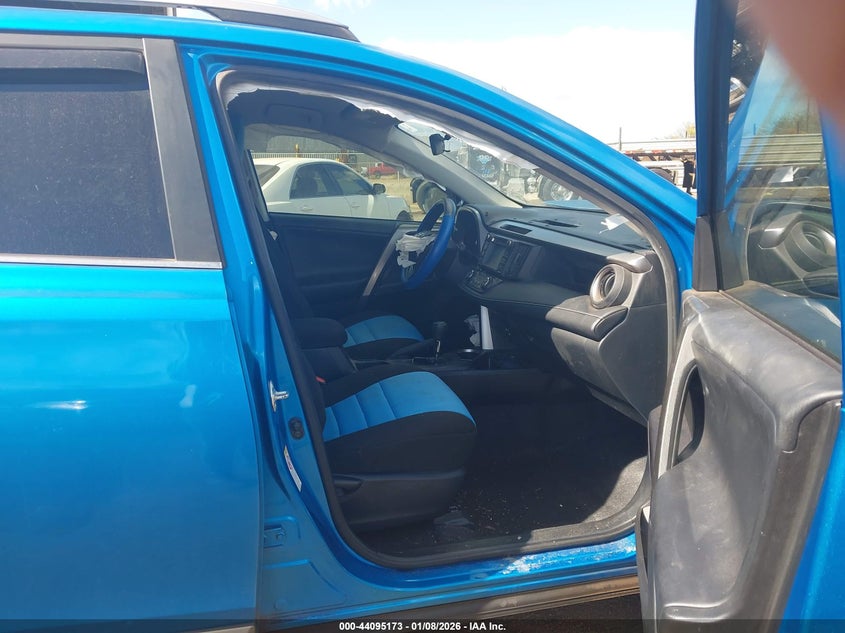 2017 Toyota Rav 4 VIN JTMRJREV7HD096596 IAAI salvage auction — FRONT END, Salvage (Hawaii), sold $75 on 2026-07-28 (photo 5)