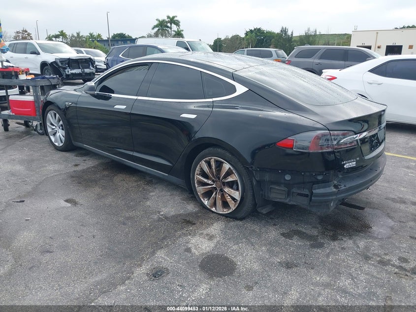 2013 Tesla Model s VIN 5YJSA1DN0DFP12081 IAAI salvage auction — FRONT & REAR, Rebuildable (Florida), sold $2,000 on 2026-07-30 (photo 3)