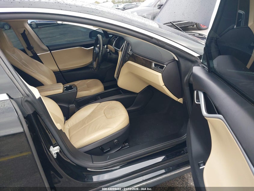 2013 Tesla Model s VIN 5YJSA1DN0DFP12081 IAAI salvage auction — FRONT & REAR, Rebuildable (Florida), sold $2,000 on 2026-07-30 (photo 5)
