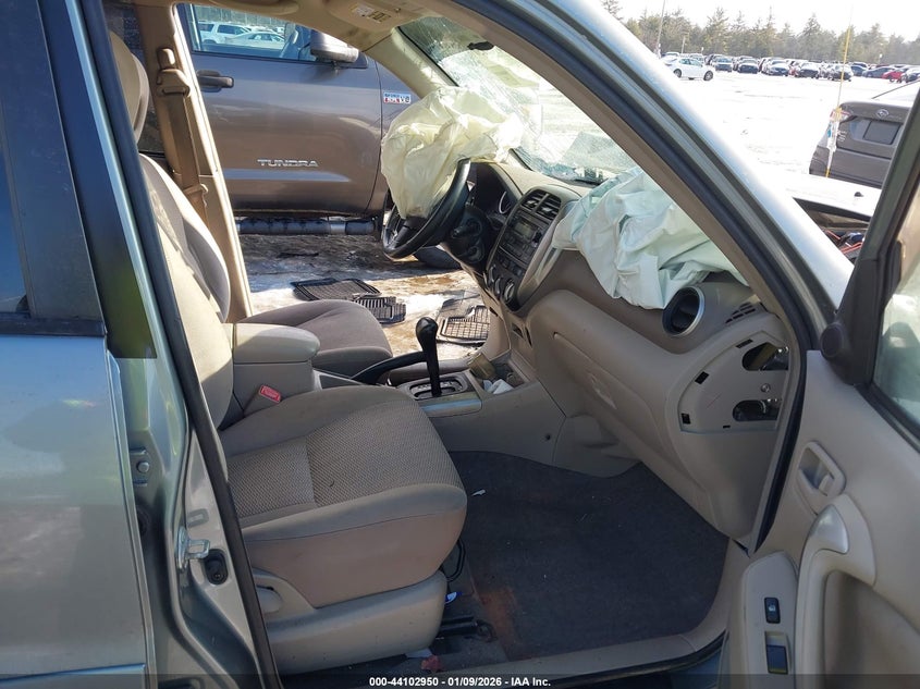 2004 Toyota Rav4 VIN JTEHD20V240001182 IAAI salvage auction — FRONT END, Salvage (Connecticut), sold $25 on 2026-07-10 (photo 5)