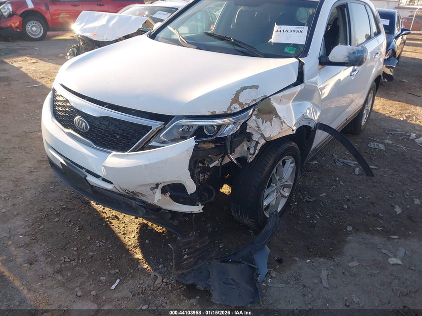 2014 Kia Sorento VIN 5XYKT4A68EG468005 IAAI salvage auction — SIDE, Clear (Virginia), sold $375 on 2026-07-24 (photo 6)