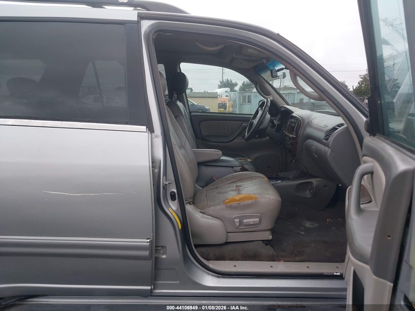 2002 Toyota Sequoia VIN 5TDZT38A82S088261 IAAI salvage auction — NORMAL WEAR, Lien Papers (Oregon), sold $25 on 2026-07-29 (photo 5)