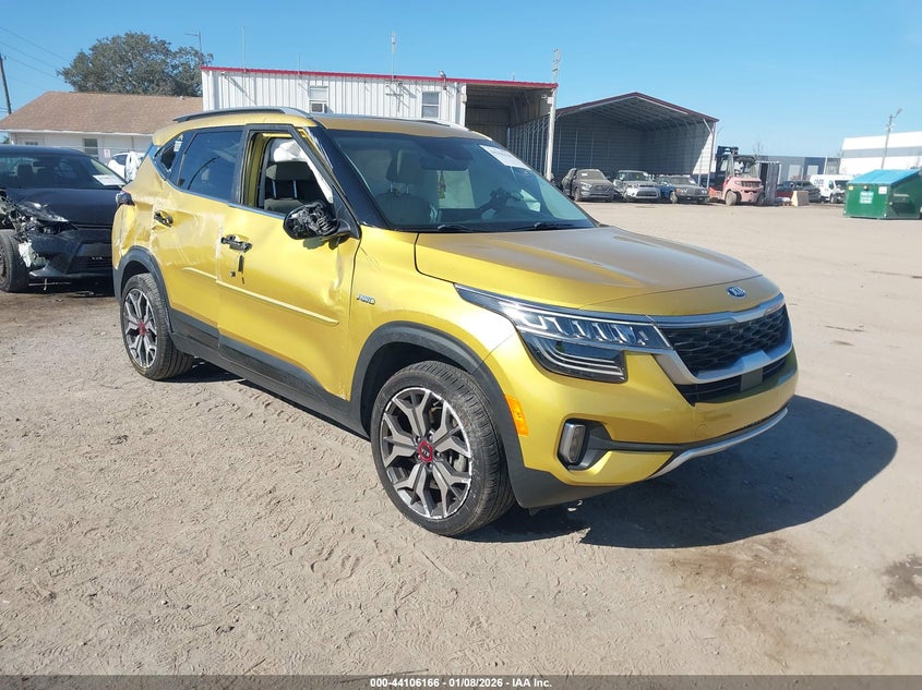 2021 Kia Seltos VIN KNDETCA2XM7189512 IAAI salvage auction — BIO HAZARD, Salvage Title, sold $3,450 on 2026-07-07 (photo 1)