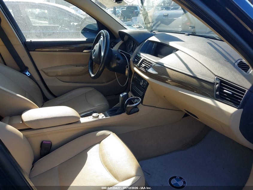 2014 BMW X1 VIN WBAVM5C57EVV91224 IAAI salvage auction — NORMAL WEAR, Clear (New Jersey), sold $25 on 2026-07-28 (photo 5)