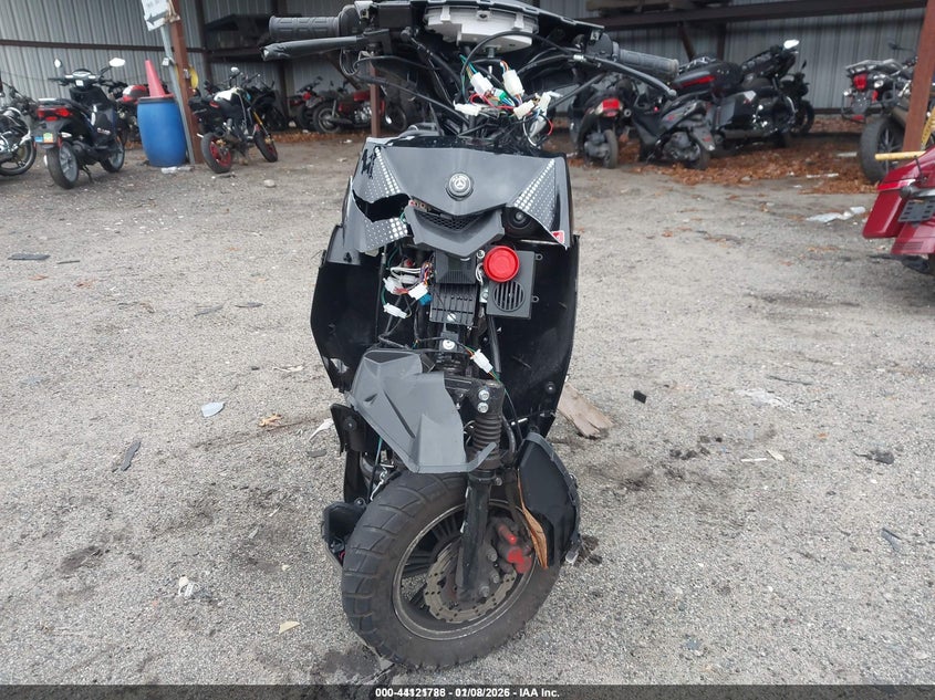 2025 VIN HZ2TBCNF1S1013912 IAAI salvage auction — FRONT END, Salvage (Massachusetts), sold $100 on 2026-07-14 (photo 5)