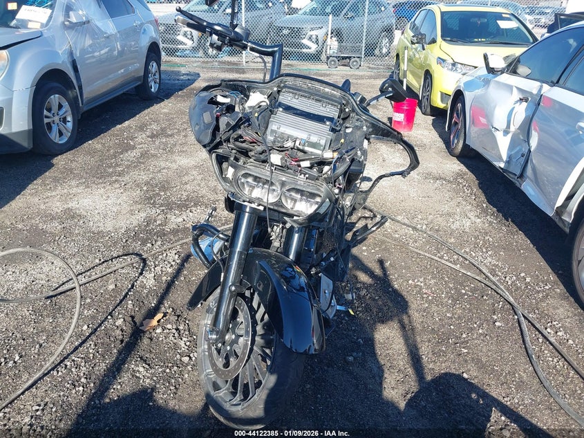 2018 Harley-davidson Road glide VIN 1HD1KTC39JB619044 IAAI salvage auction — FRONT END, Salvage Title, sold $1,550 on 2026-07-21 (photo 5)