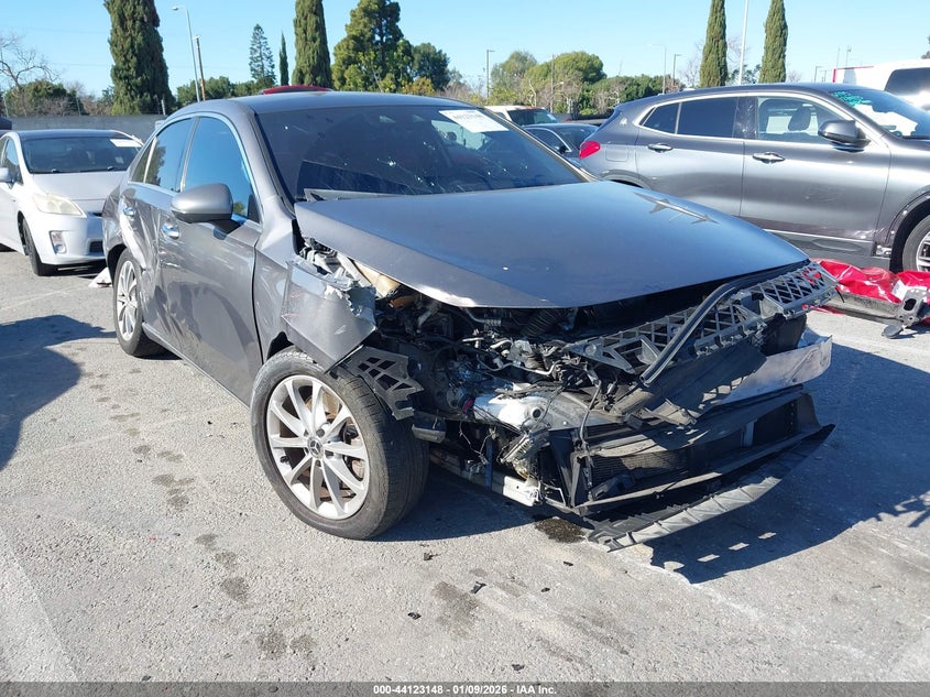 2020 Mercedes-benz A-class VIN W1K3G4EB5LW044996 — IAAI salvage auction photo