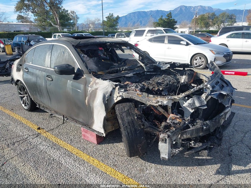 2019 BMW 3 series VIN WBA5R1C54KAK09227 IAAI salvage auction — TOTAL BURN, Non-Repairable (California), sold $300 on 2026-08-11 (photo 1)