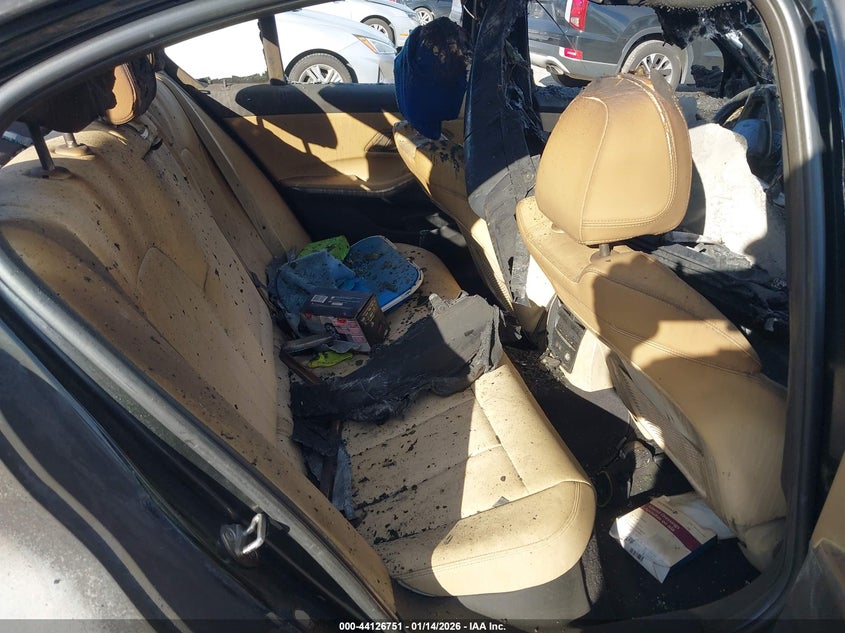 2019 BMW 3 series VIN WBA5R1C54KAK09227 IAAI salvage auction — TOTAL BURN, Non-Repairable (California), sold $300 on 2026-08-11 (photo 8)
