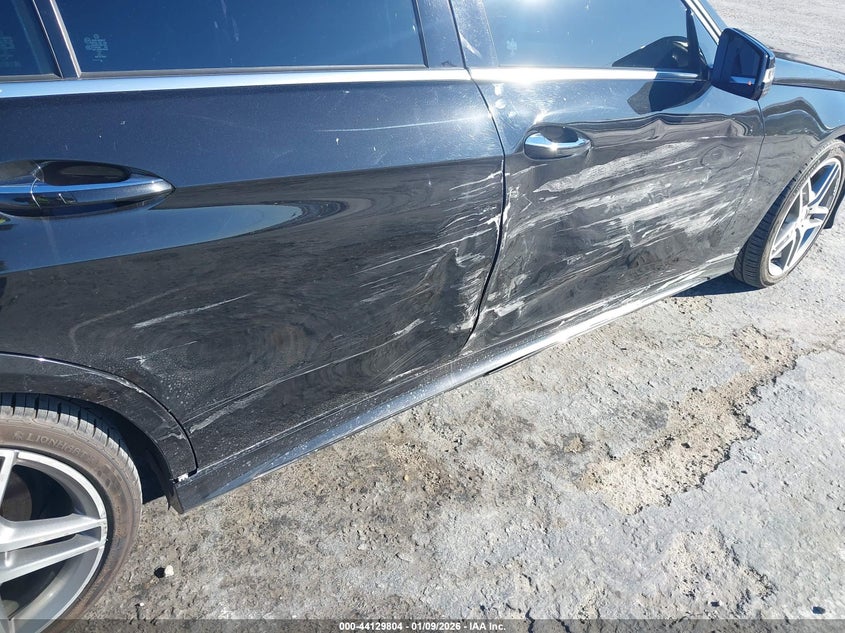 2016 Mercedes-benz E-klasse VIN WDDHF5KB0GB172367 IAAI salvage auction — RIGHT SIDE, Salvage (California), sold $3,950 on 2026-07-08 (photo 6)