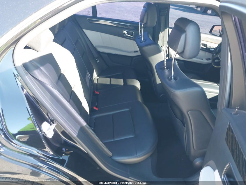 2016 Mercedes-benz E-klasse VIN WDDHF5KB0GB172367 IAAI salvage auction — RIGHT SIDE, Salvage (California), sold $3,950 on 2026-07-08 (photo 8)