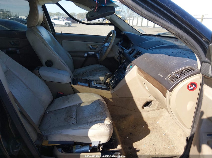 2011 Volvo Xc90 VIN YV4952CYXB1602811 IAAI salvage auction — ROLLOVER, Salvage (Louisiana), sold $50 on 2026-08-05 (photo 5)