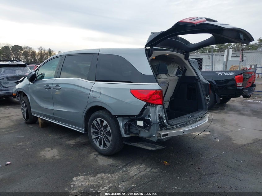 2025 Honda Odyssey VIN 5FNRL6H84SB028075 IAAI salvage auction — FRONT & REAR, Salvage Title, sold $4,550 on 2026-10-13 (photo 3)