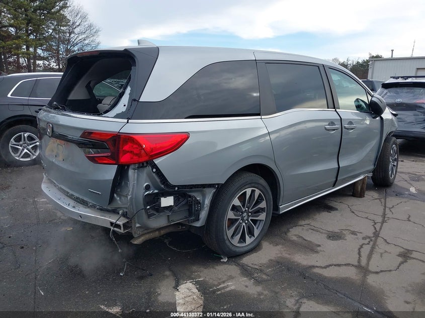 2025 Honda Odyssey VIN 5FNRL6H84SB028075 IAAI salvage auction — FRONT & REAR, Salvage Title, sold $4,550 on 2026-10-13 (photo 4)