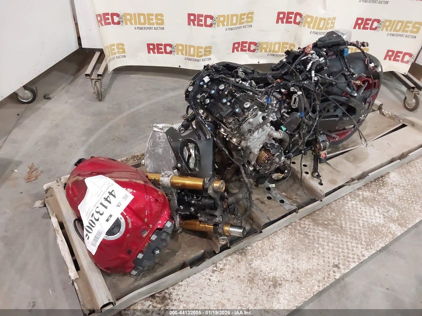 2025 Suzuki Gsx-r VIN JS1DM11H5S7100678 IAAI salvage auction — ALL OVER, Bill Of Sale (Georgia), sold $325 on 2026-07-29 (photo 2)
