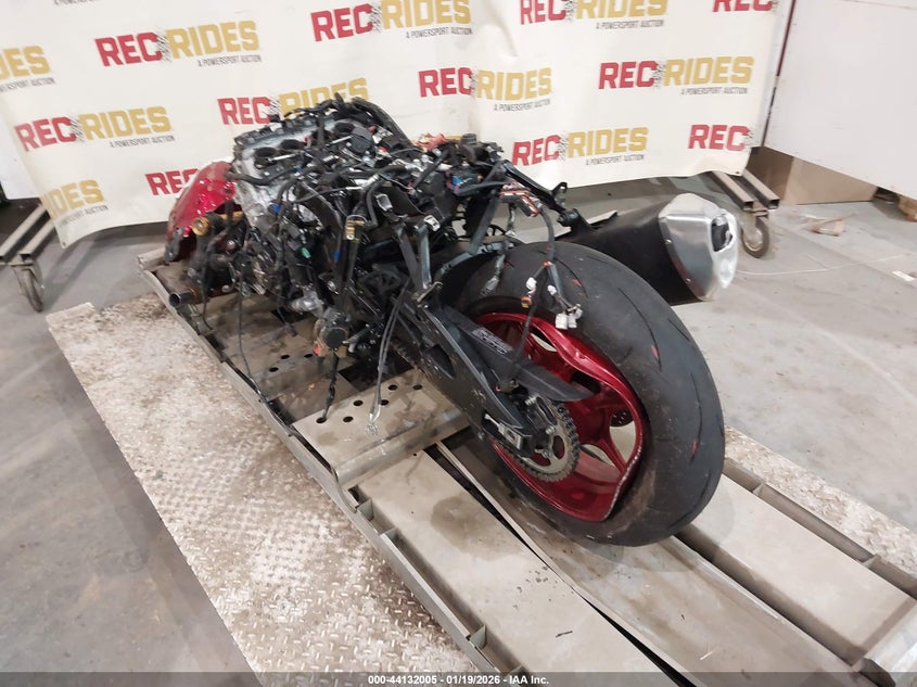 2025 Suzuki Gsx-r VIN JS1DM11H5S7100678 IAAI salvage auction — ALL OVER, Bill Of Sale (Georgia), sold $325 on 2026-07-29 (photo 3)