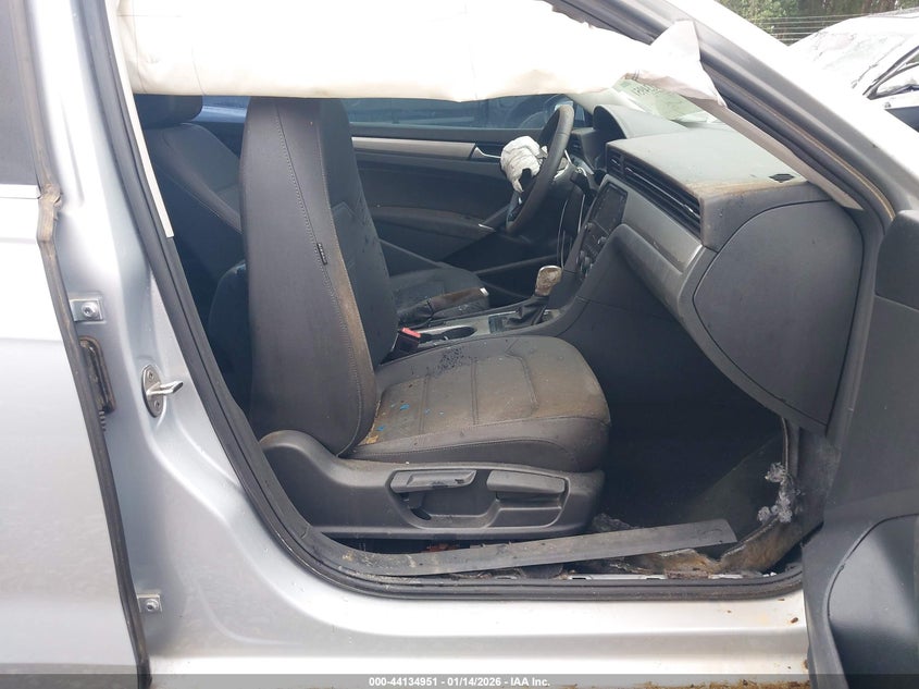 2021 Volkswagen Passat VIN 1VWSA7A34MC007977 IAAI salvage auction — FRONT END, Salvage Title, sold $300 on 2026-08-14 (photo 5)