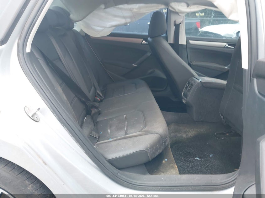 2021 Volkswagen Passat VIN 1VWSA7A34MC007977 IAAI salvage auction — FRONT END, Salvage Title, sold $300 on 2026-08-14 (photo 8)