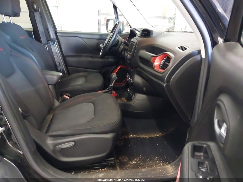 2016 Jeep Renegade VIN ZACCJBCT0GPE36248 IAAI salvage auction — FRONT END, Salvage (Minnesota), sold $1,600 on 2026-07-14 (photo 5)