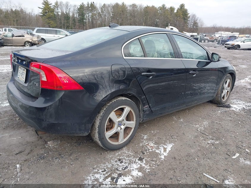 2012 Volvo S60 VIN YV1622FS1C2139453 IAAI salvage auction — LEFT FRONT, Mv-907A (New York), sold $275 on 2026-07-14 (photo 4)