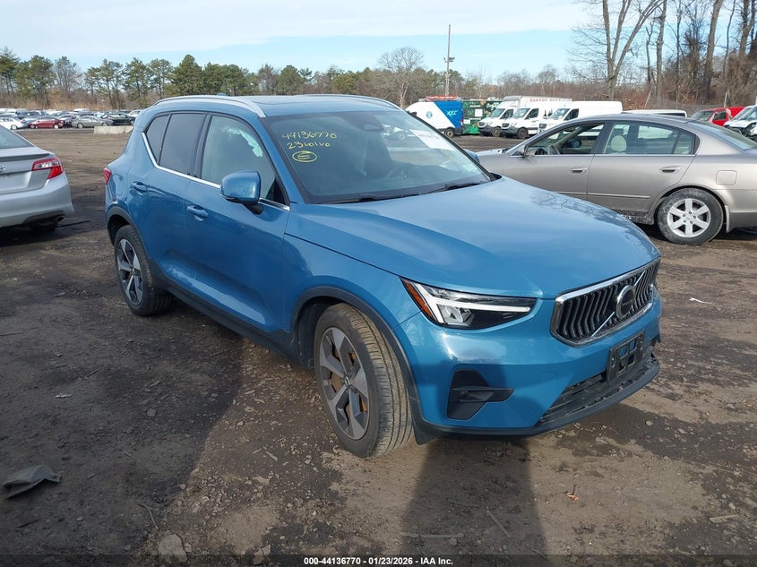 2023 Volvo Xc40 VIN YV4L12UNXP2939177 IAAI salvage auction — FRONT END, Salvage Title, sold $8,800 on 2026-07-14 (photo 1)