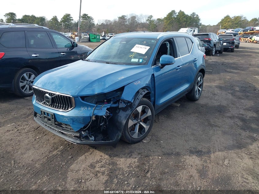 2023 Volvo Xc40 VIN YV4L12UNXP2939177 IAAI salvage auction — FRONT END, Salvage Title, sold $8,800 on 2026-07-14 (photo 2)