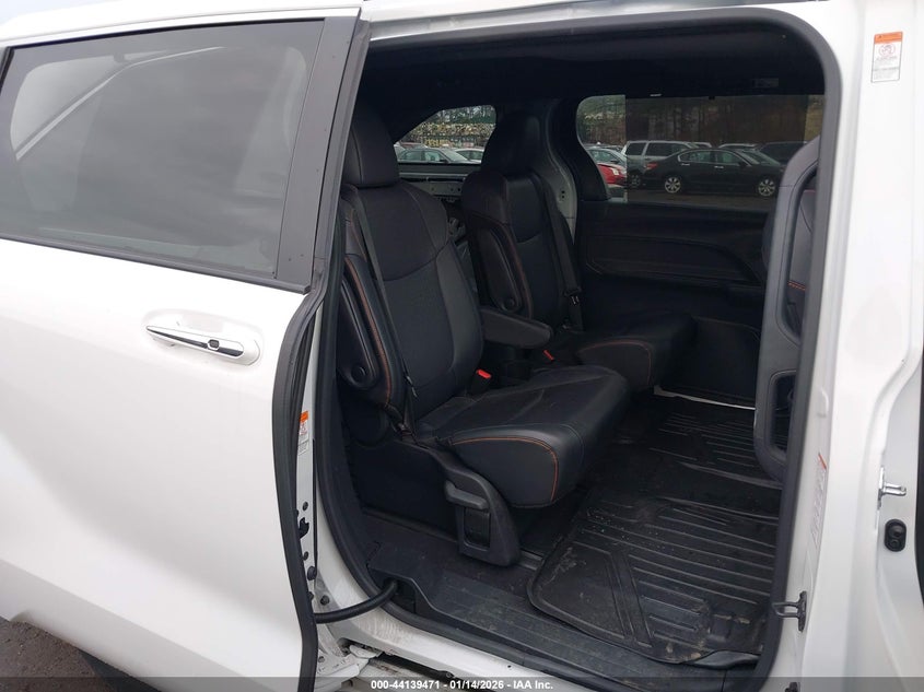 2022 Toyota Sienna VIN 5TDDSKFC4NS050607 IAAI salvage auction — REAR END, Other, sold $15,100 on 2026-07-21 (photo 8)