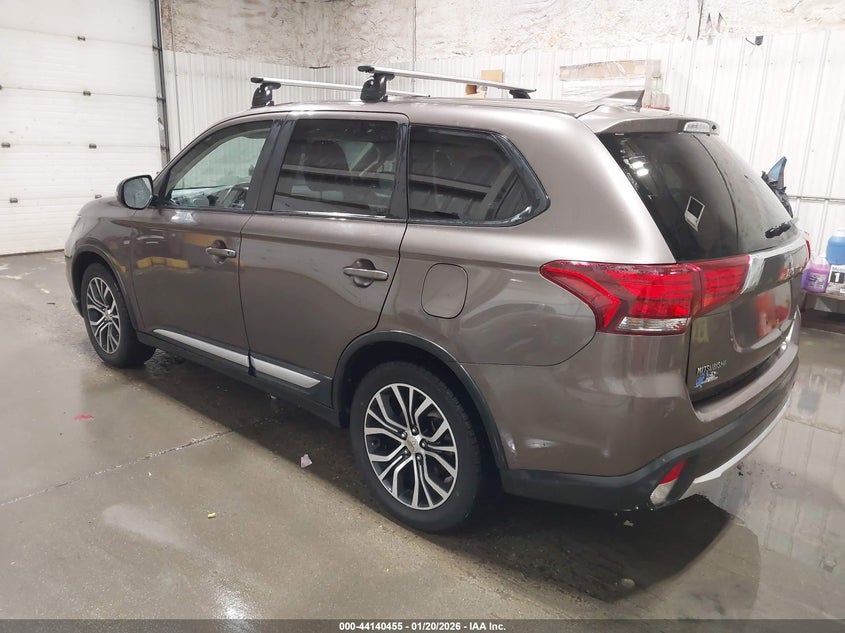 2018 Mitsubishi Outlander VIN JA4AD3A34JZ021704 IAAI salvage auction — RIGHT SIDE, Other, sold $1,975 on 2026-07-10 (photo 3)