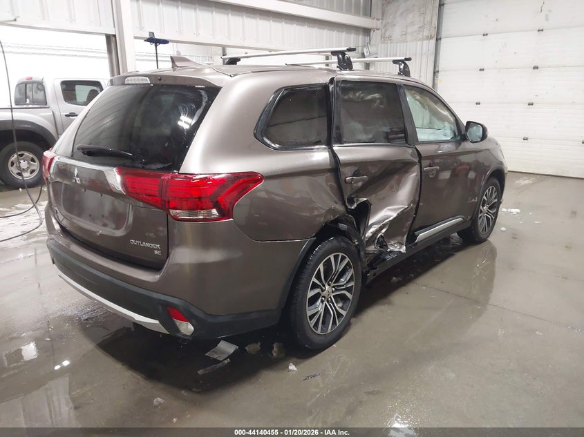2018 Mitsubishi Outlander VIN JA4AD3A34JZ021704 IAAI salvage auction — RIGHT SIDE, Other, sold $1,975 on 2026-07-10 (photo 4)