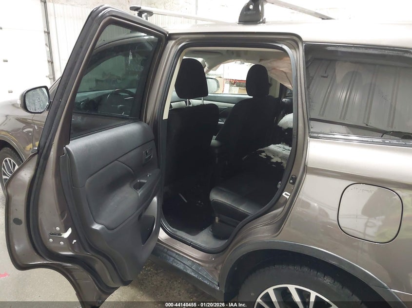 2018 Mitsubishi Outlander VIN JA4AD3A34JZ021704 IAAI salvage auction — RIGHT SIDE, Other, sold $1,975 on 2026-07-10 (photo 8)