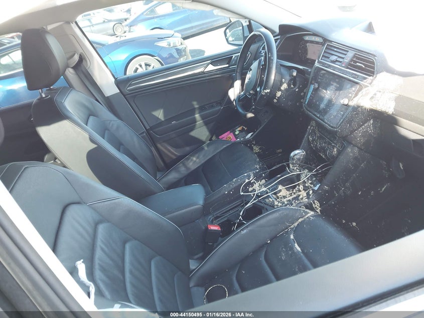 2018 Volkswagen Tiguan VIN 3VV4B7AX5JM181239 IAAI salvage auction — RIGHT SIDE, Salvage Title, sold $5,200 on 2026-07-18 (photo 5)