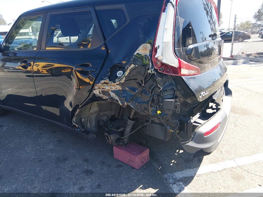 2020 Kia Soul VIN KNDJ33AU2L7724668 IAAI salvage auction — LEFT REAR, Salvage (California), sold $25 on 2026-07-28 (photo 6)