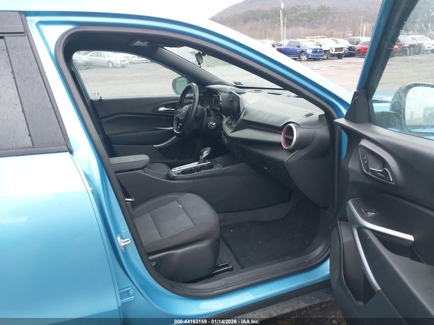 2025 Chevrolet Trax VIN KL77LGEP1SC116701 IAAI salvage auction — LEFT FRONT, Salvage (Pennsylvania), sold $6,050 on 2026-07-29 (photo 5)