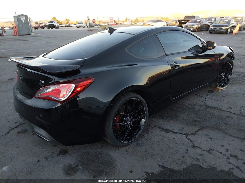 2015 Hyundai Genesis VIN KMHHU6KJXFU129179 IAAI salvage auction — ROLLOVER, Salvage Title, sold $225 on 2026-07-22 (photo 4)