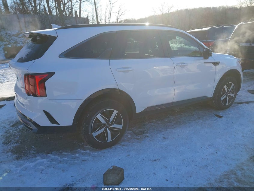 2021 Kia Sorento VIN 5XYRHDLF8MG025025 IAAI salvage auction — FRONT END, Salvage (Pennsylvania), sold $8,500 on 2026-07-28 (photo 4)