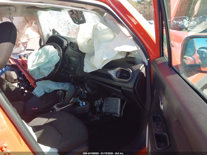 2017 Jeep Renegade VIN ZACCJBBB2HPF86730 IAAI salvage auction — FRONT END, Salvage Title, sold $150 on 2026-08-19 (photo 5)