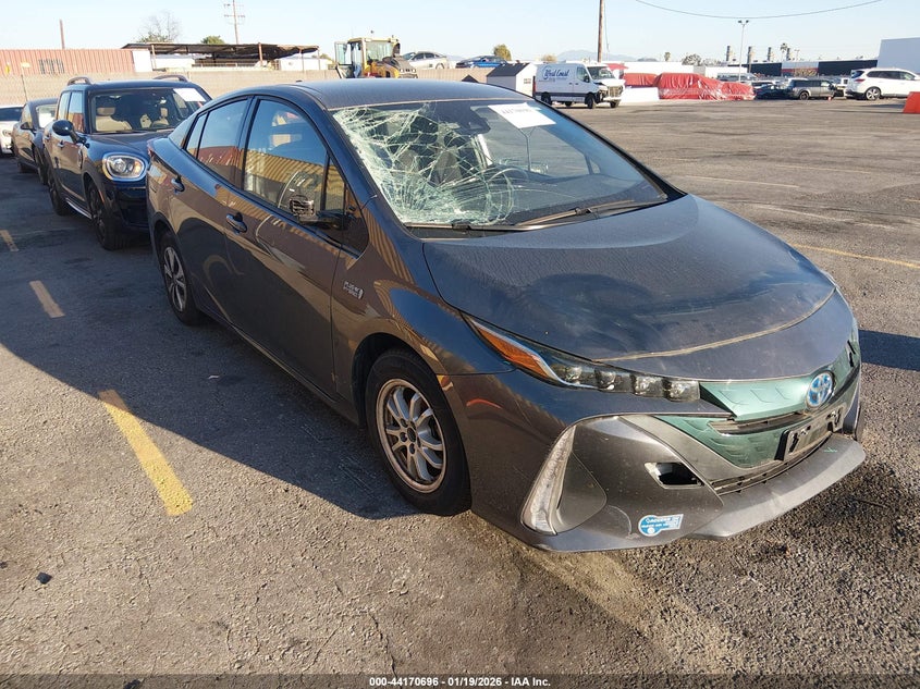 2018 Toyota Prius prime VIN JTDKARFP5J3092690 IAAI salvage auction — FRONT END, Salvage (California), sold $5,400 on 2026-07-17 (photo 1)