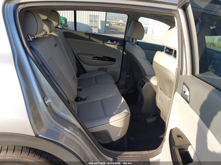 2019 Kia Sportage VIN KNDPNCACXK7575713 IAAI salvage auction — LEFT REAR, Other, sold $4,250 on 2026-07-29 (photo 8)