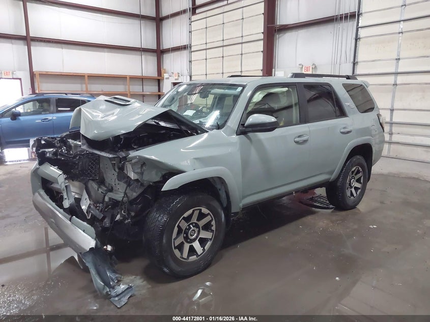 2022 Toyota 4runner VIN JTEPU5JR0N6083314 IAAI salvage auction — FRONT END, Salvage Title, sold $11,300 on 2026-08-21 (photo 2)