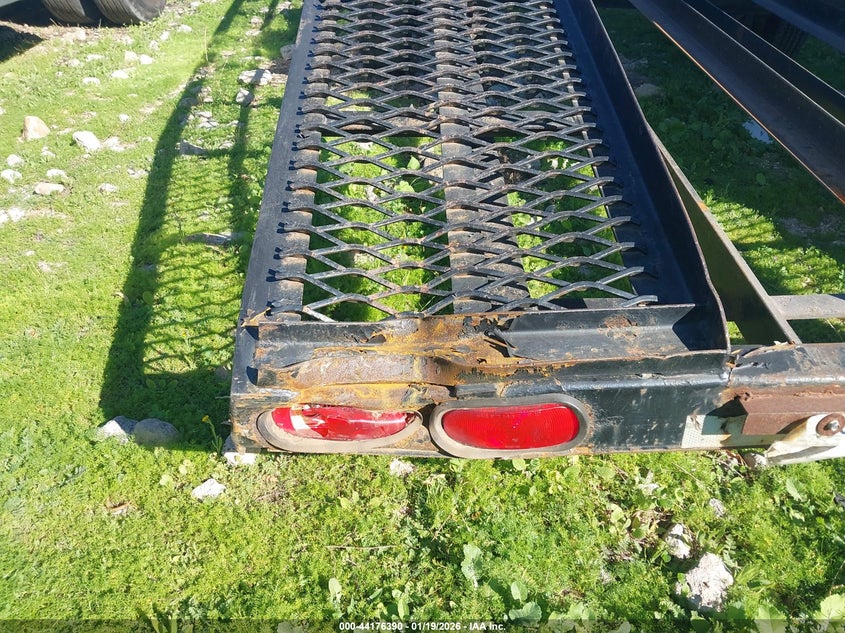 2017 Kaufman trailers 50ft VIN 5SHFW5033HB001227 IAAI salvage auction — REAR END, Salvage (California), sold $1,550 on 2026-07-28 (photo 6)
