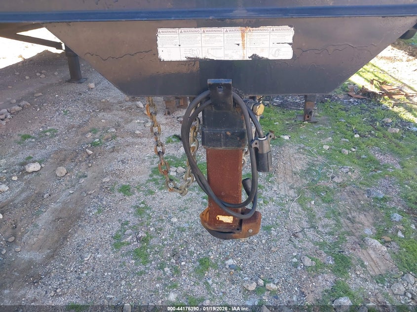 2017 Kaufman trailers 50ft VIN 5SHFW5033HB001227 IAAI salvage auction — REAR END, Salvage (California), sold $1,550 on 2026-07-28 (photo 7)