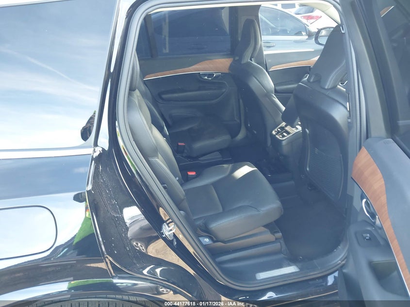 2024 Volvo Xc90 VIN YV4062JE0R1246359 IAAI salvage auction — LEFT FRONT, Salvage Title, sold $19,500 on 2026-07-22 (photo 8)