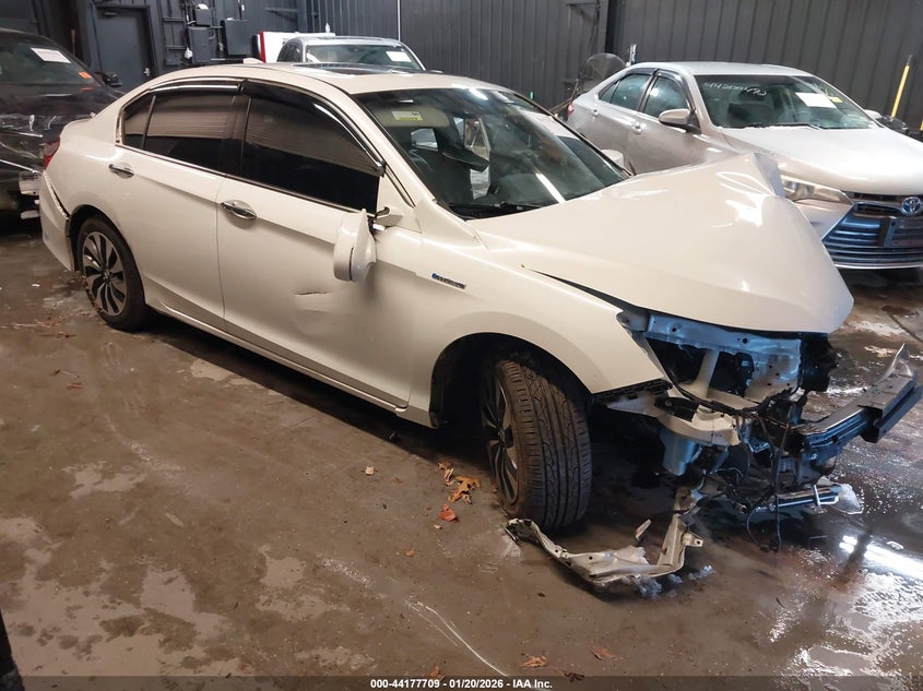 2017 Honda Accord VIN JHMCR6F58HC003925 IAAI salvage auction — FRONT & REAR, Salvage Title, sold $400 on 2026-07-28 (photo 1)