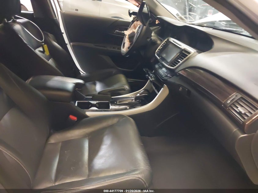 2017 Honda Accord VIN JHMCR6F58HC003925 IAAI salvage auction — FRONT & REAR, Salvage Title, sold $400 on 2026-07-28 (photo 5)