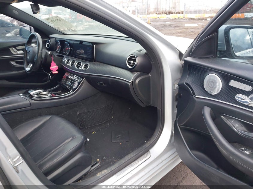 2017 Mercedes-benz E-klasse VIN WDDZF4KB5HA022387 IAAI salvage auction — FRONT END, Salvage Title, sold $5,800 on 2026-08-20 (photo 5)