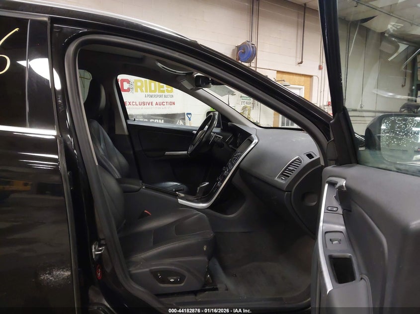 2015 Volvo Xc60 VIN YV4902RC6F2565914 IAAI salvage auction — FRONT END, Salvage Title, sold $2,825 on 2026-07-20 (photo 5)
