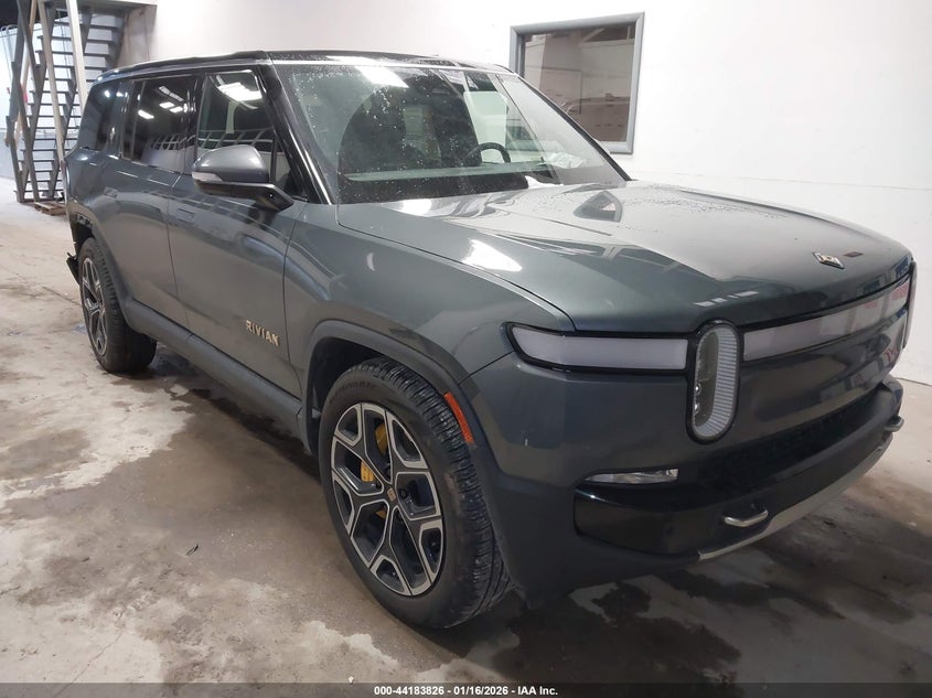 2023 Rivian R1s VIN 7PDSGABA1PN013944 IAAI salvage auction — SIDE, Salvage (Illinois), sold $21,100 on 2026-07-31 (photo 1)