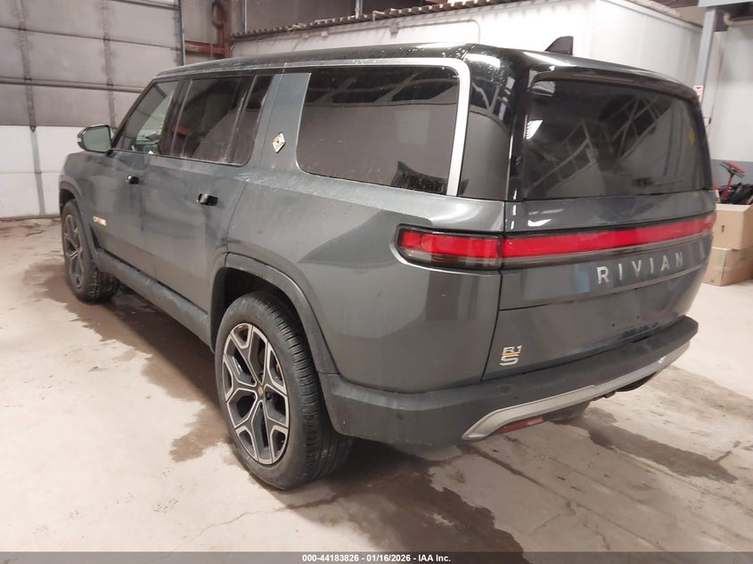 2023 Rivian R1s VIN 7PDSGABA1PN013944 IAAI salvage auction — SIDE, Salvage (Illinois), sold $21,100 on 2026-07-31 (photo 3)