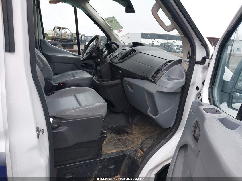 2018 Ford Transit VIN 1FTYR2CM6JKA35327 IAAI salvage auction — RIGHT SIDE, Salvage Title, sold $2,850 on 2026-07-22 (photo 5)